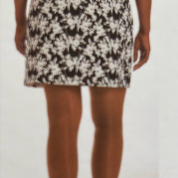 Mario Serrani Ladies' Tummy Control Skort Front Pockets, Black/White XL - Picture 2 of 15